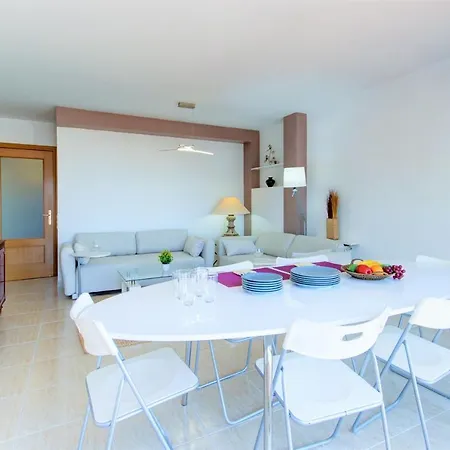 Grifeu Llanca - Barneda Apartment