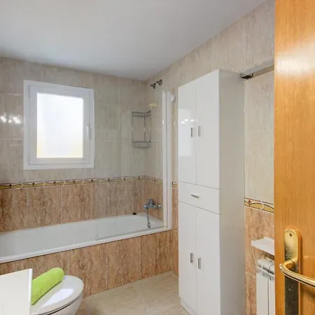 Grifeu Llanca - Barneda Apartment