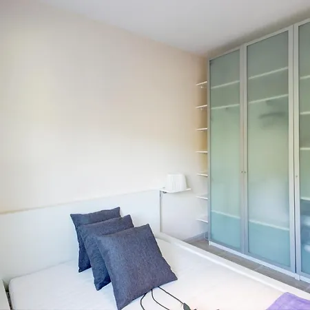Apartment Grifeu Llanca - Barneda *